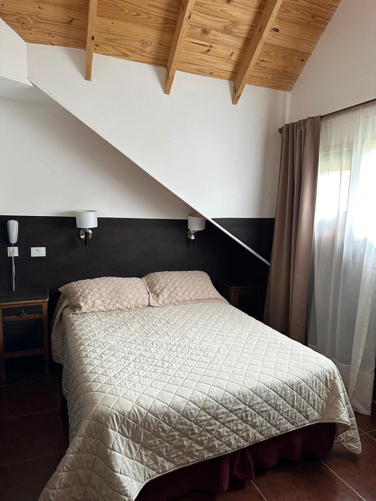 Meulen Hosteria Y Apart El Calafate Exterior photo