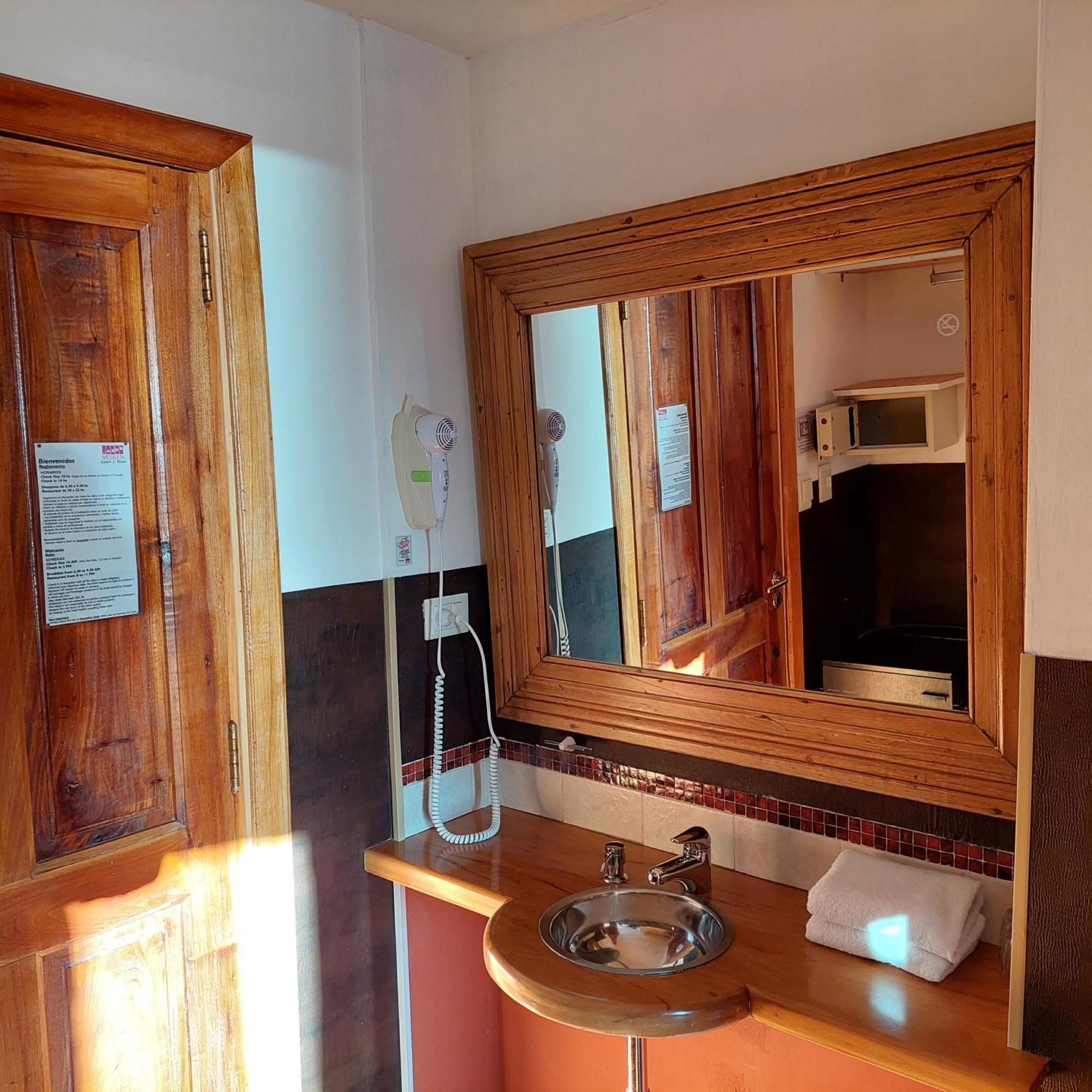 Meulen Hosteria Y Apart El Calafate Exterior photo